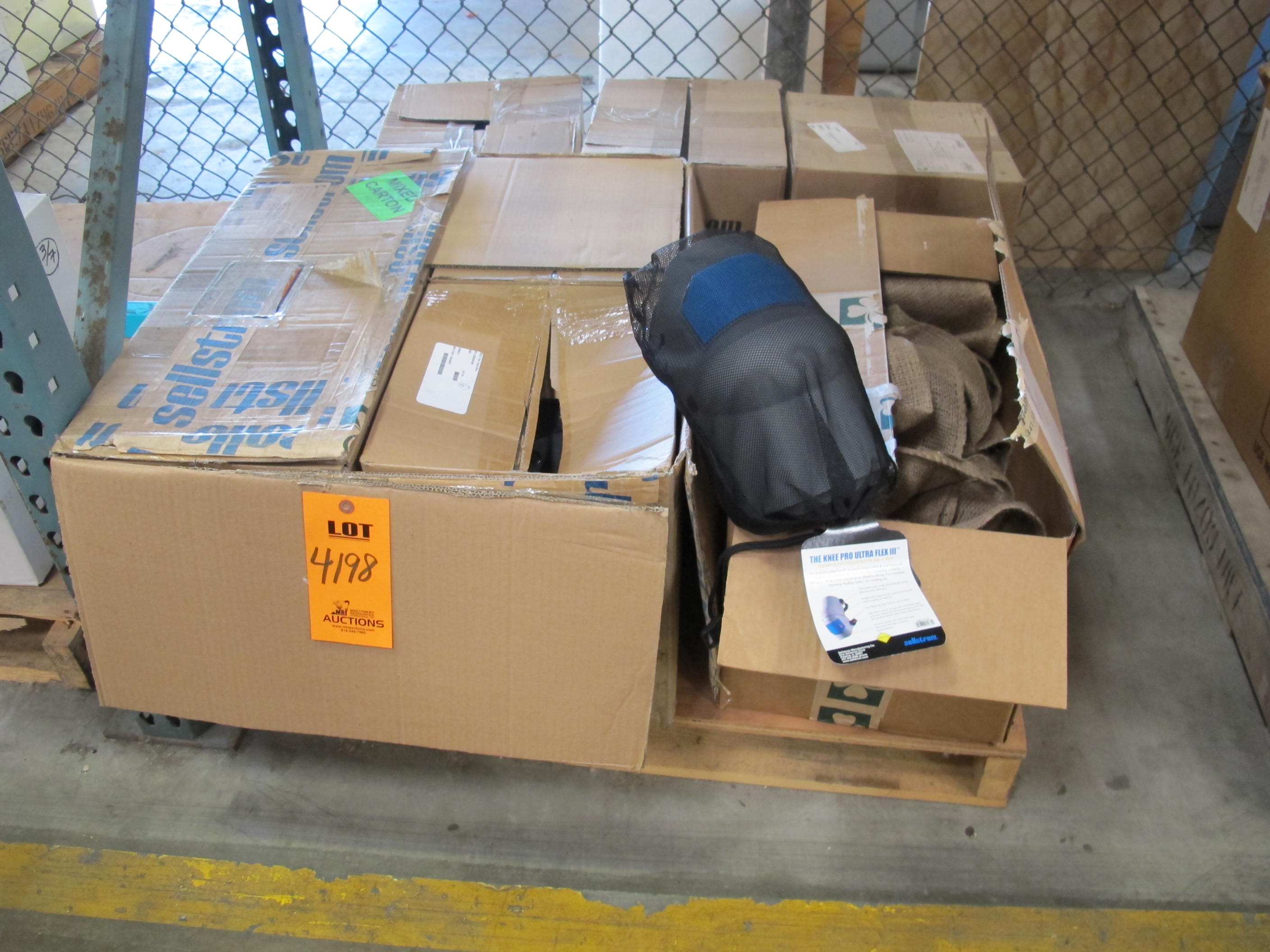 LOT TO INCLUDE: (36) PAD, KNEE KIND. KNEE-PRO ULTRA FLEX II, (20) BAGS, 27" LG X 17" WD SIZE, SAND KIND, BURLAP MATERIAL.. LOADING & HANDLING FEE $15-4198